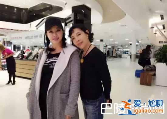 劉曉慶有兄弟姐妹嗎 劉曉慶妹妹劉曉紅照片？
