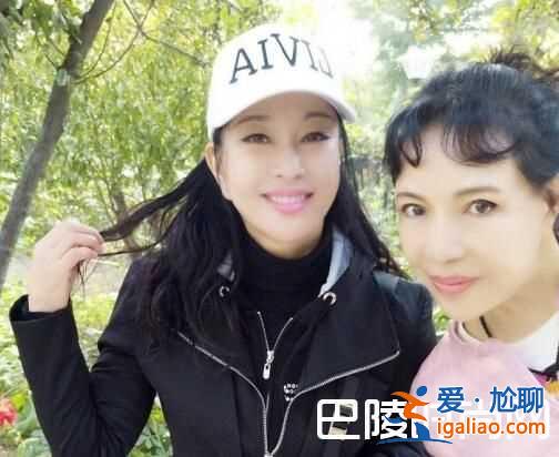 劉曉慶有兄弟姐妹嗎 劉曉慶妹妹劉曉紅照片？