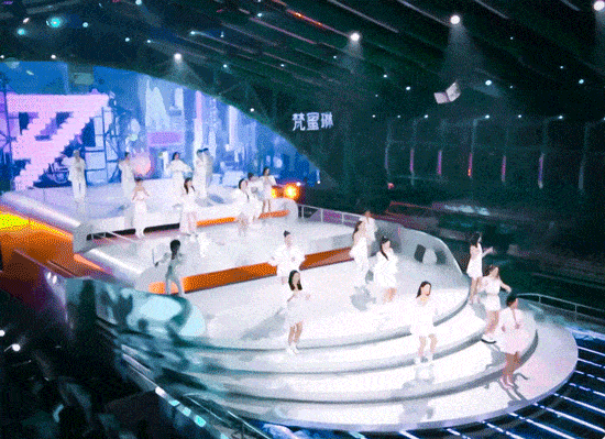 乘風破浪的姐姐主題曲舞臺曝光 純白團服驚艷亮相 乘風破浪的姐姐主題曲舞臺曝光 純白團服驚艷亮相