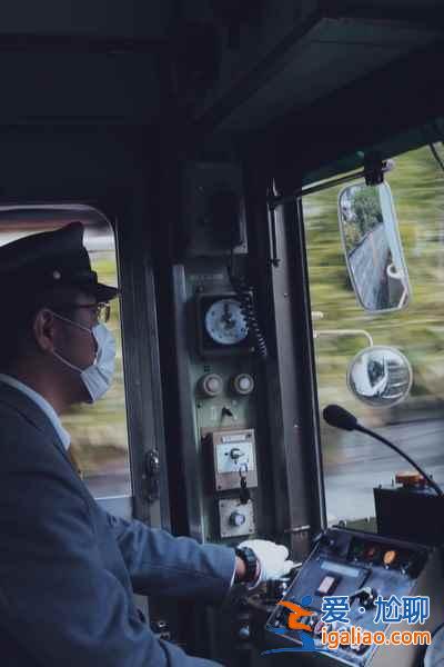【嵐山櫻花隧道在哪】嵐山櫻花隧道怎么坐車，與嵐山小火車有什么差別？
