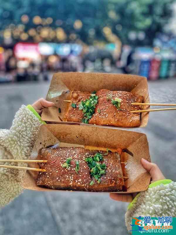 重慶必吃美食明星都來排隊吃的苕皮豆干？