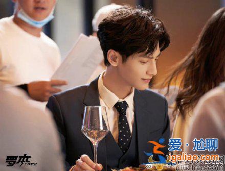 演員羅云熙片場拍戲時受傷是怎么回事？羅云熙受傷嚴重嗎