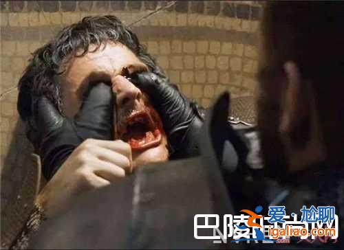 名劍收割機的鐵王座 玩嗨奈德的腦袋被惡搞的小布什爆眼后的紅毒蛇竟然睡著小玫瑰也怕劇透假戲假作的雪諾連？