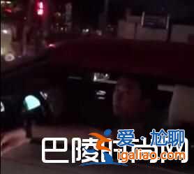 豆得兒牽帥哥現(xiàn)身三里屯 惹怒前男友王思聰被王之蔑視？