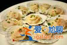 蒜蓉粉絲蒸扇貝的做法? 蒜蓉粉絲蒸扇貝的做法?