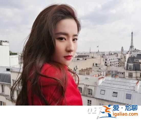 劉亦菲重返校園 素顏生活照片不愧是神仙姐姐？
