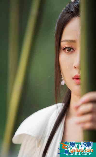 甘婷婷新片《花神絳妃》曝唯美劇照 演繹花神繾綣柔情？