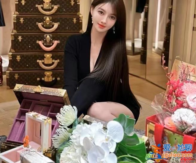葉珂黃曉明戀情新進(jìn)展!女方否認(rèn)戀情稱已起訴，網(wǎng)友曝光多個戀愛細(xì)節(jié)