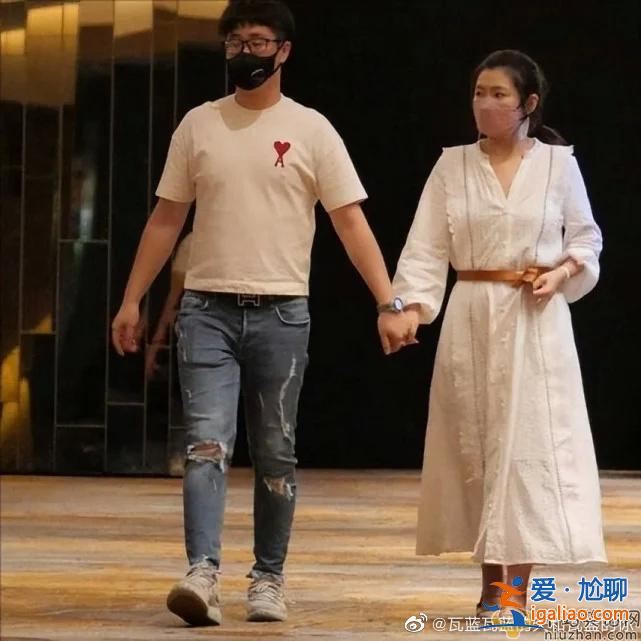 Selina男友正臉照曝光 男友說Selina傷疤是美人魚魚鱗 Selina男友正臉照曝光 男友說Selina傷疤是美人魚魚鱗