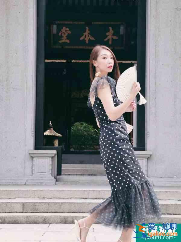 七夕穿上這件Staud八卦裙我想唱大碗寬面? 七夕穿上這件Staud八卦裙我想唱大碗寬面?