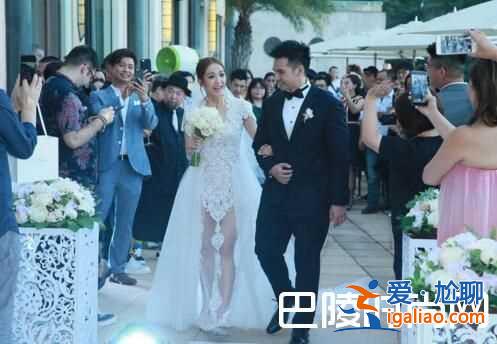 王君馨回港補辦婚禮 請來了半個香港娛樂圈王祖藍夫婦到場？
