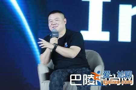 岳云鵬罕見攜妻現身 發文稱思念大學初戀曬照為妻子慶生？