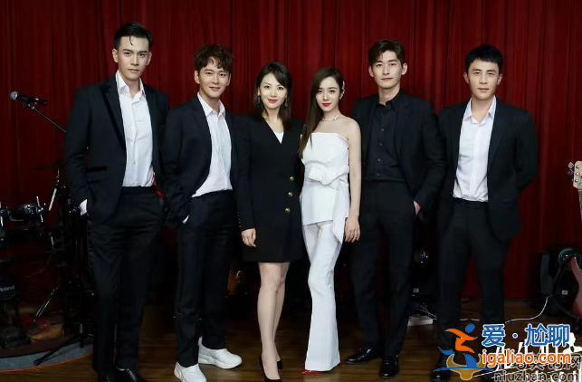 林心如入圍金鐘獎最佳女主角，都是演員轉行當導演，林心如和張翰差距太大