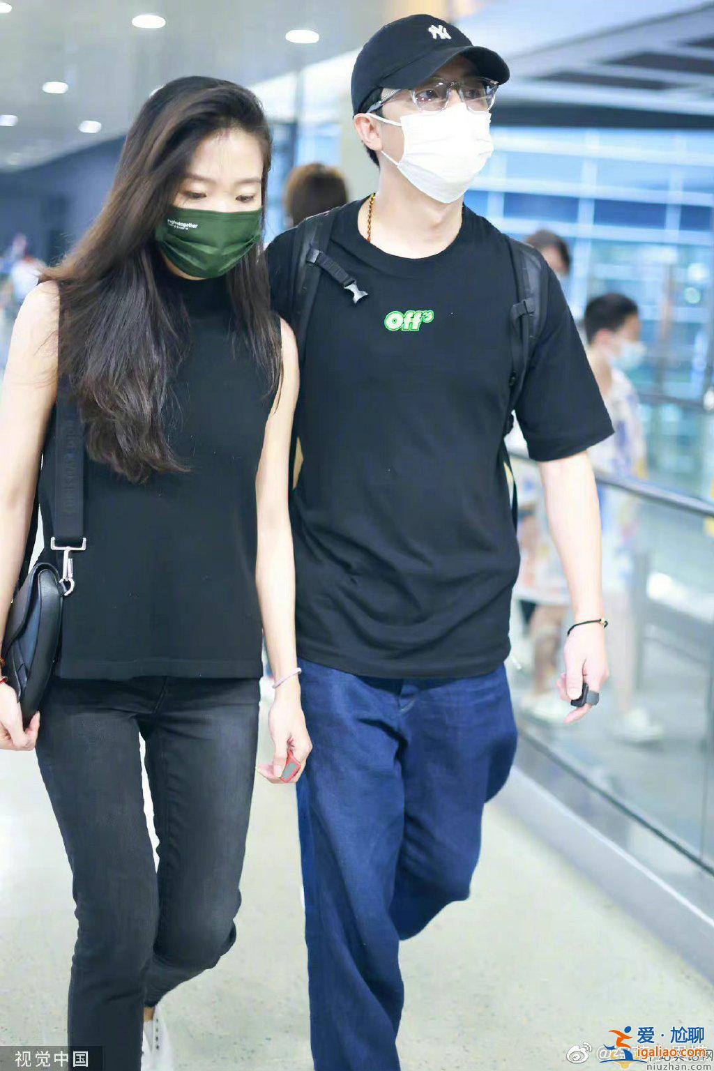 黃軒與女友現身機場上演摸頭殺  黃軒什么時候公布戀情的？