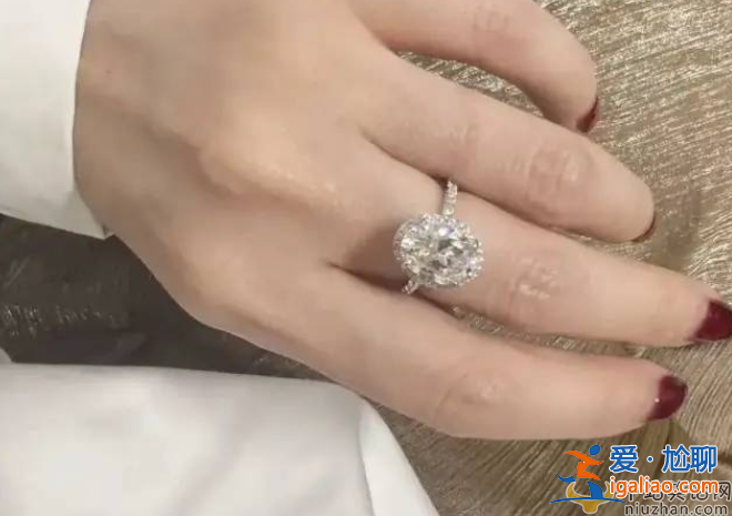 52歲周杰爆有嫩模新歡?曾始亂終棄逼女生吃避孕藥?