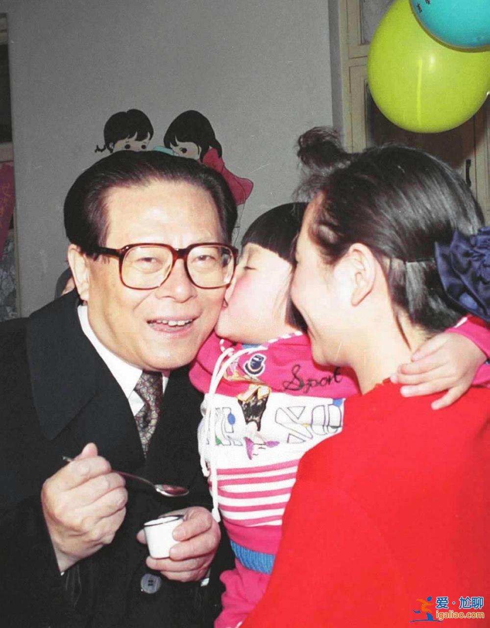 江澤民同志生平照片(二)? 江澤民同志生平照片(二)?