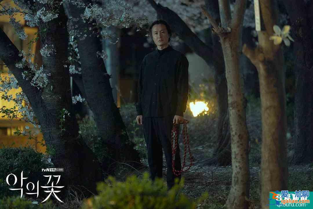 《惡之花》復播，李準基“挾持”文采元，崔刑警原來是這樣的人？