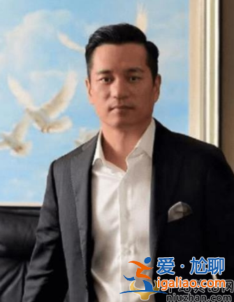 安以軒老公陳榮煉涉不法賭博案開審，被指控83項罪名 網(wǎng)友留言真實了