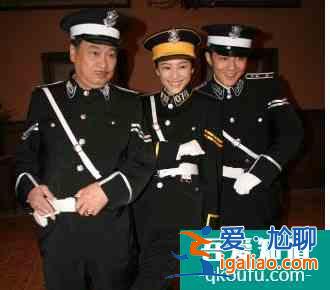 告別《三十而已》許幻山，李澤鋒在《親愛的自己》中放飛演花心男？