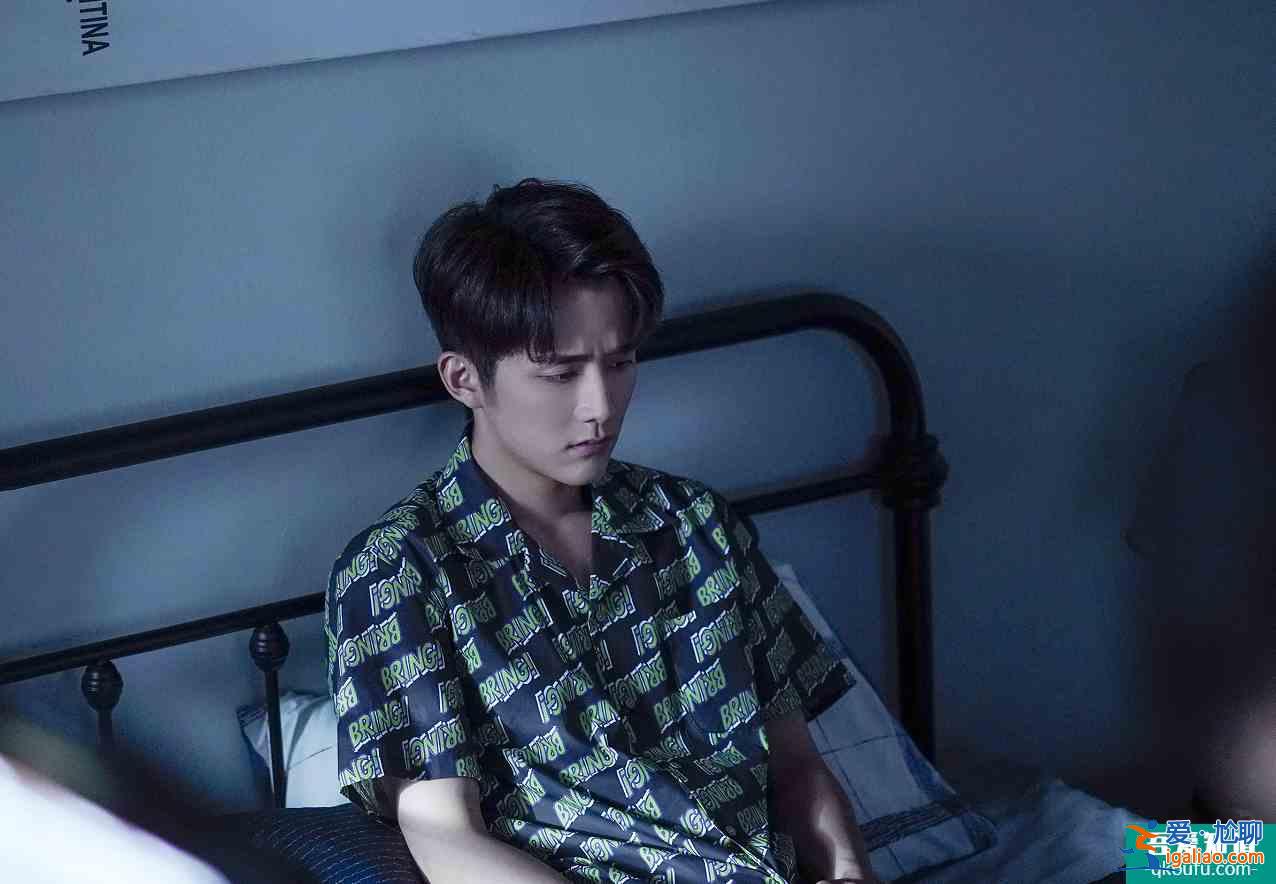 《以家人之名》:賀子秋式的懂事,是原生家庭帶來(lái)的“痛”? 《以家人之名》:賀子秋式的懂事,是原生家庭帶來(lái)的“痛”?