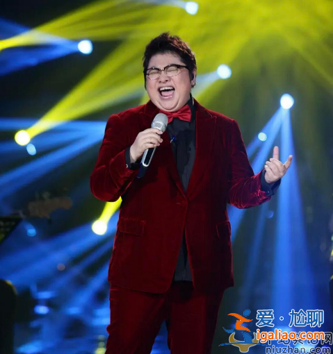 韓紅自爆感染新冠三天！發(fā)型凌亂黑眼圈明顯 暴瘦臉小尖下巴搶鏡