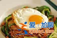 肉絲炒面的做法? 肉絲炒面的做法?