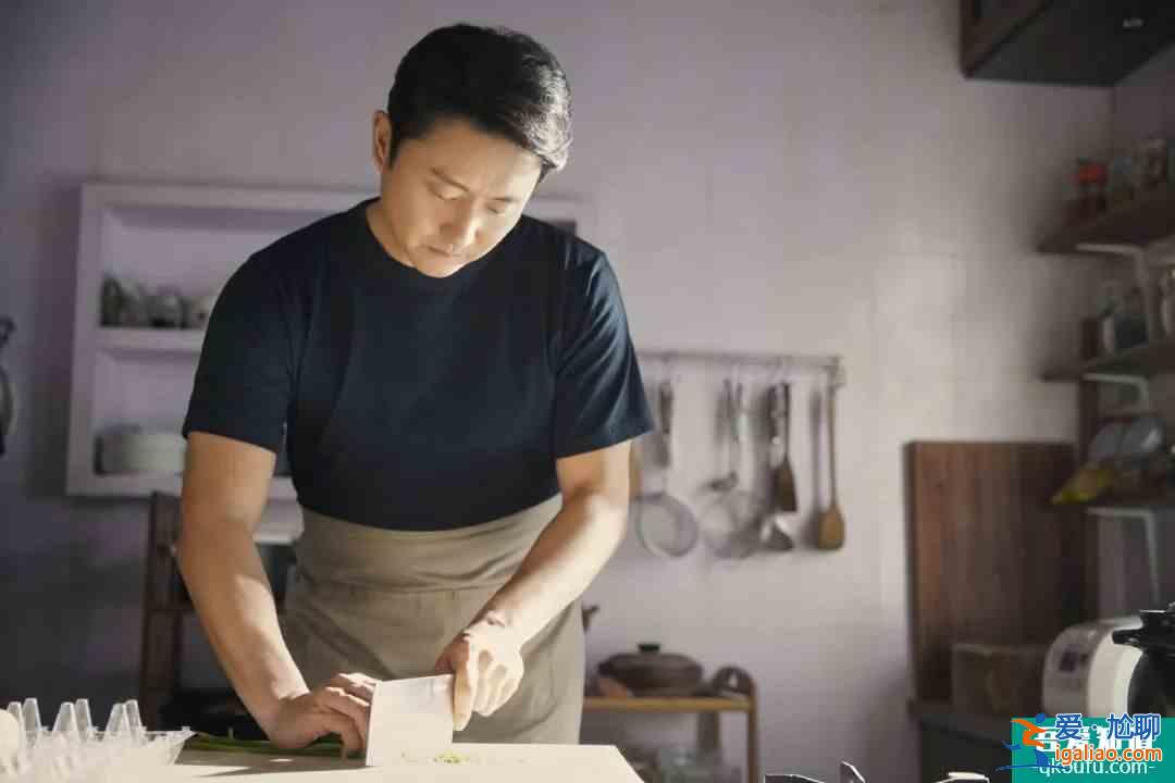《以家人之名》播完了，我想聊一聊劇里的父母們……？