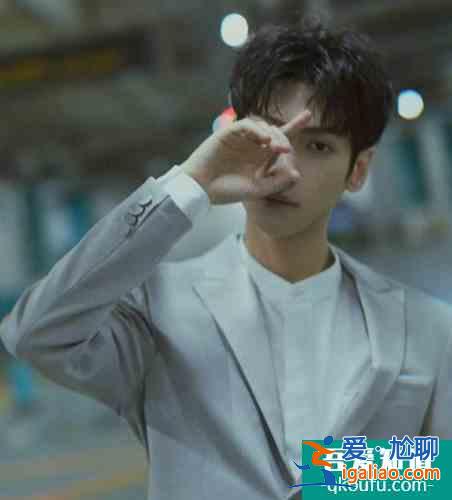 《半是蜜糖半是傷》終于預(yù)告了，奇妙的暗戀開始上線，你期待么？？