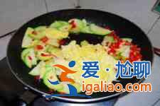 西葫蘆炒雞蛋的做法大全？
