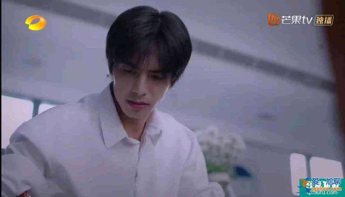 《以家人之名》比比三兄妹的賺錢能力，再看看各自父母，驚人巧合？