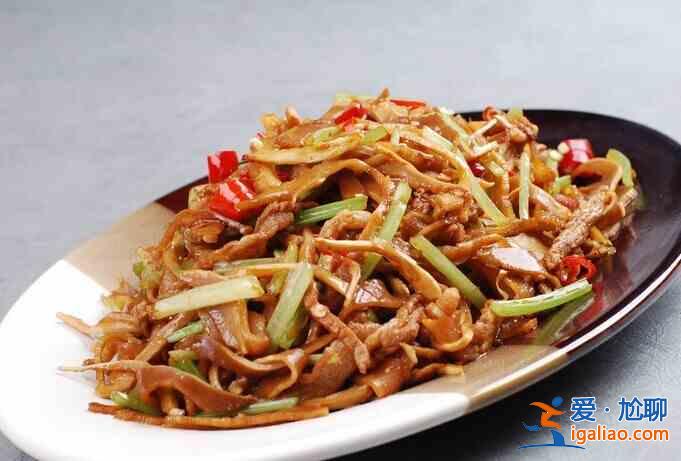 芹菜炒肉絲的做法？