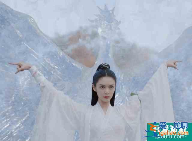 且聽鳳鳴：左青鸞使出冰鸞，卻忘了冰怕火，鳳舞潛能激發(fā)瘋狂升級？