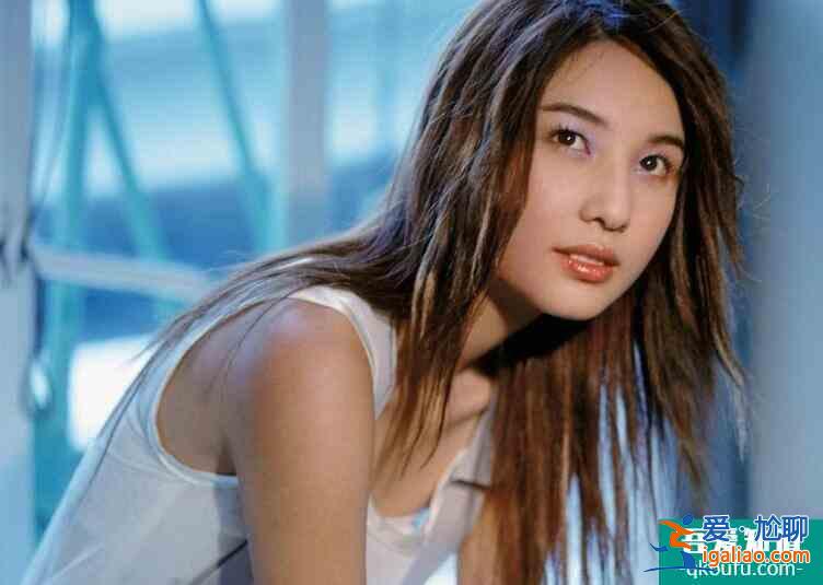 鄭希怡回應彩排受傷：還好受傷的不是嘴？