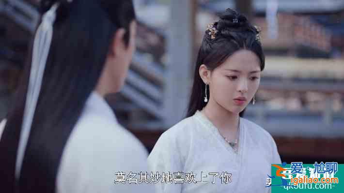 且聽鳳鳴：紅衣服的鳳舞，才是真正的鳳舞，白衣服的她是穿越的？