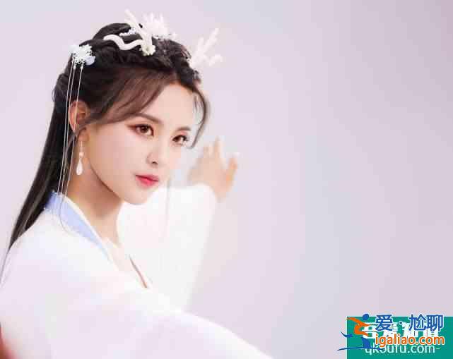 火箭少女楊超越演技其實不差？《且聽鳳鳴》一開播就上熱搜？