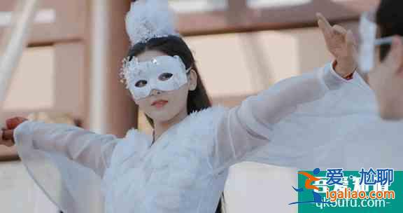 楊超越公布《且聽鳳鳴》最新劇照，菜鳥成長記，網(wǎng)友：仙氣十足？