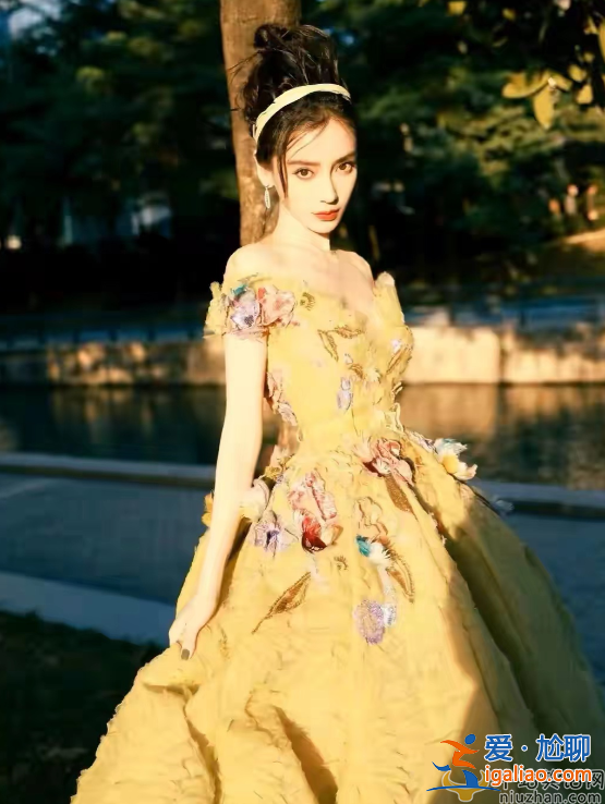 楊穎關(guān)喆現(xiàn)身酒吧!網(wǎng)友爆料兩人關(guān)系非同一般 曾被拍一同去滑雪 楊穎關(guān)喆現(xiàn)身酒吧!網(wǎng)友爆料兩人關(guān)系非同一般 曾被拍一同去滑雪