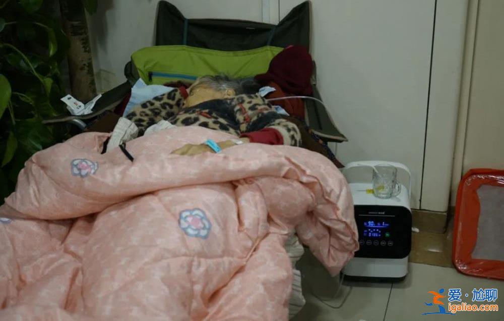 急診人滿為患 醫護帶病救人 “一個干倒再上來一個”? 急診人滿為患 醫護帶病救人 “一個干倒再上來一個”?