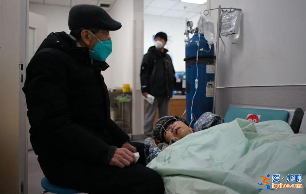 急診人滿為患 醫護帶病救人 “一個干倒再上來一個”? 急診人滿為患 醫護帶病救人 “一個干倒再上來一個”?