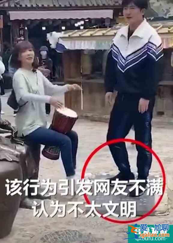 郭京飛王珞丹踩石碑 被吐槽行為不太文明引熱議？