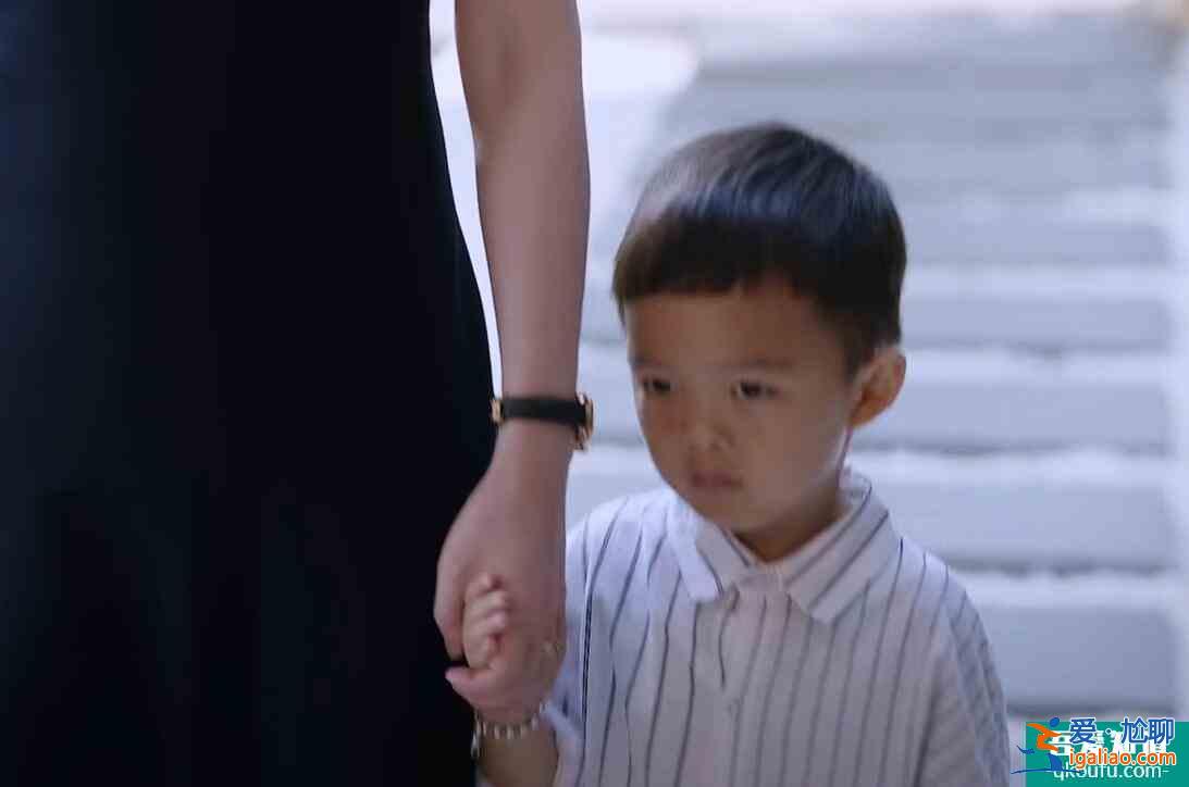 《以家人之名》:賀梅的孩子或并非親生,20年難言之隱浮出水面? 《以家人之名》:賀梅的孩子或并非親生,20年難言之隱浮出水面?