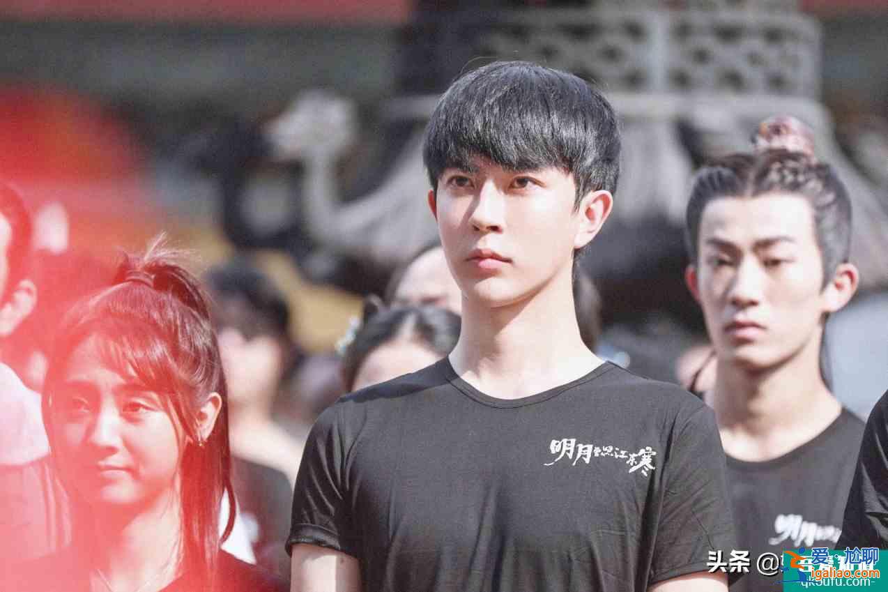 《明月曾照江東寒》8月開更，于朦朧帥氣出鏡，女主更是天生麗質(zhì)？