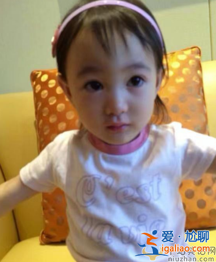 李小鵬女兒奧莉近照曝光!又高又瘦大長腿太矚目 11歲學花滑運動基因強 李小鵬女兒奧莉近照曝光!又高又瘦大長腿太矚目 11歲學花滑運動基因強