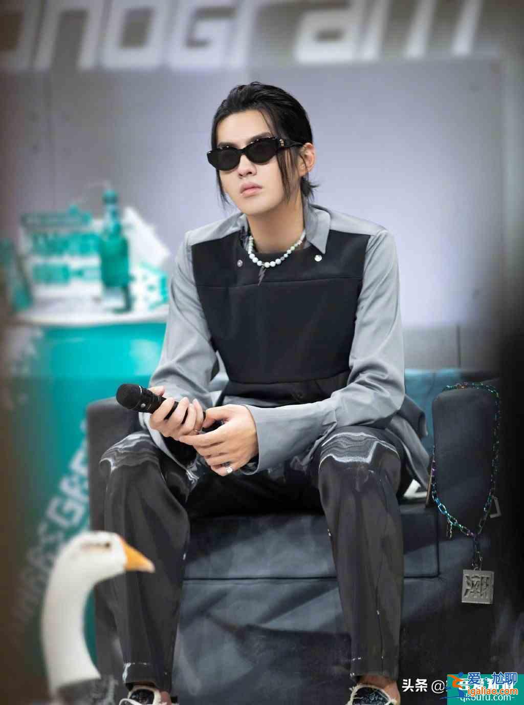 以家人之名齊明月看見凌霄親李尖尖，吳亦凡說做主持太難了？