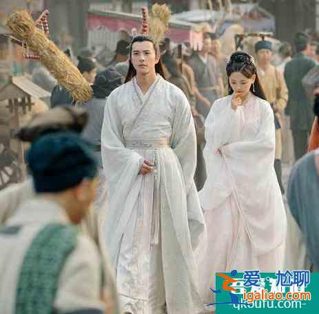 且聽鳳鳴：鳳舞想回家，坦誠交代穿越身份，君臨淵霸氣強吻求留下？