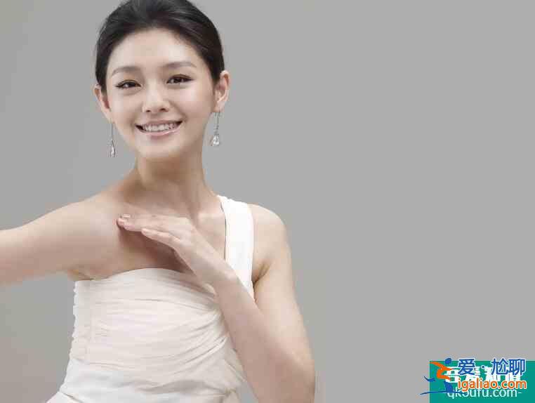 大S久違現(xiàn)身又發(fā)福 下半身更是發(fā)福明顯簡直肥了一圈? 大S久違現(xiàn)身又發(fā)福 下半身更是發(fā)福明顯簡直肥了一圈?