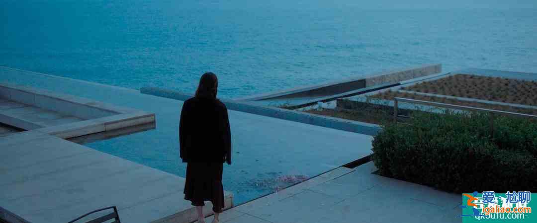 《白色月光》從“抓小三”開啟，落腳點是女性的覺醒審視？