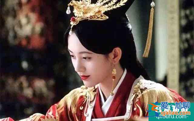 鞠婧祎《漂亮?xí)穭偸展伲忠徊抗叛b劇來襲，男主顏值實力不俗？
