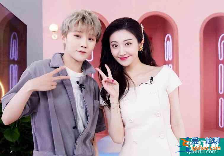 劉雨昕教景甜跳舞 兩人同框又颯又美畫面非常養眼？