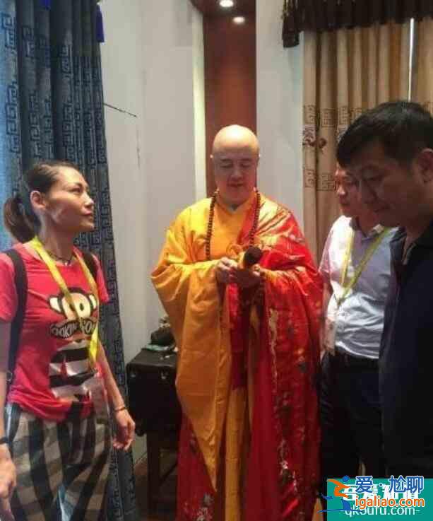 徐少華街頭賣唱 態度極為謙卑不禁讓人感到心酸？